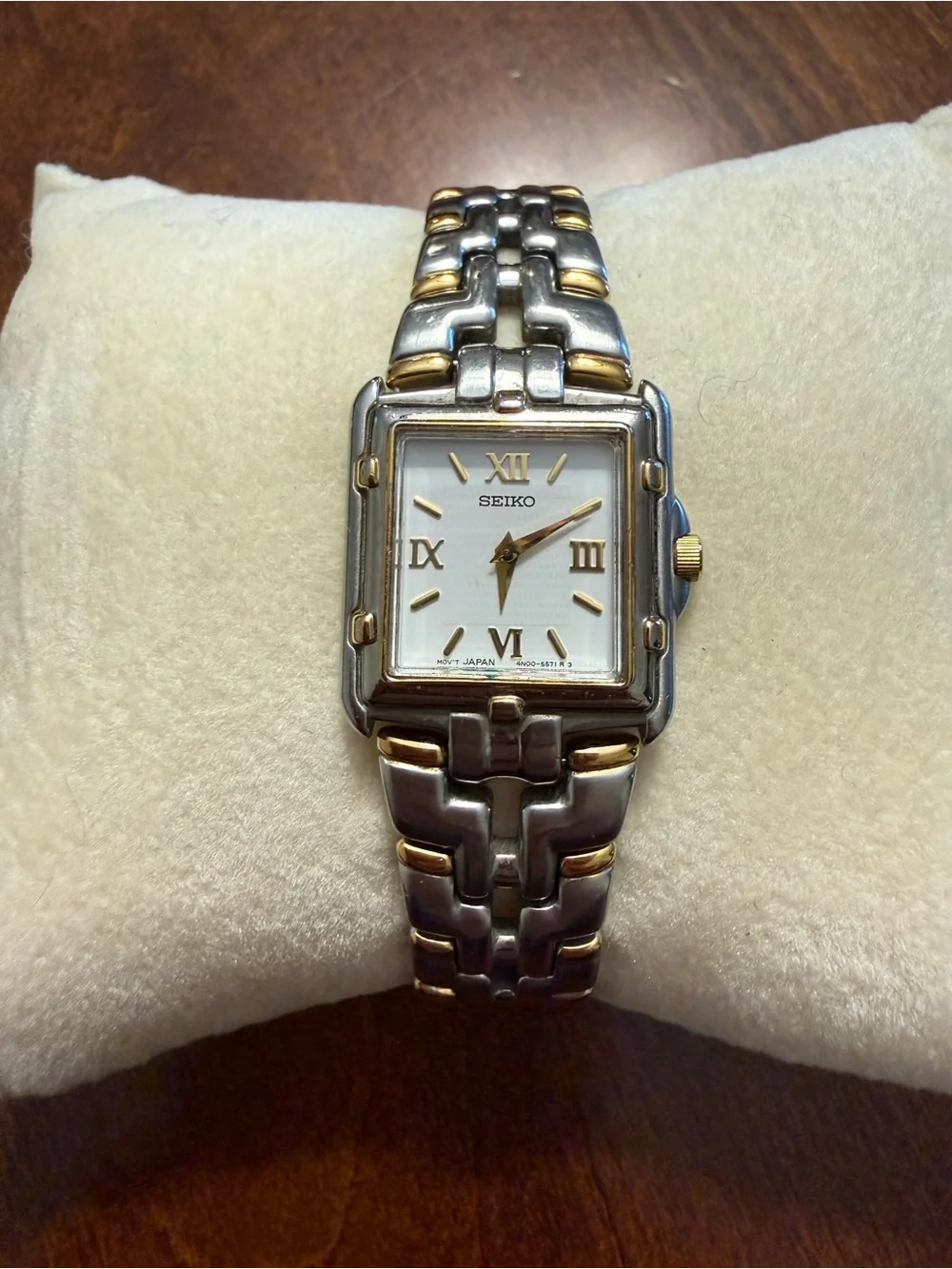 Vintage Women’s Two Tone Seiko Square Face Watch 4N00-7049 Japan